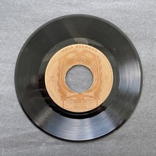 Genoa Keawe Maunaloa / Kane‘ohe Vinyl 45 F-520 Hula Records Hawaiian