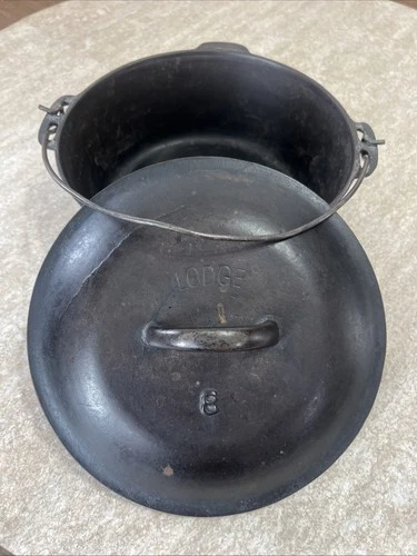 Vintage Lodge No. 8 Cast Iron Pot and Lid Arc Logo Dutch Oven