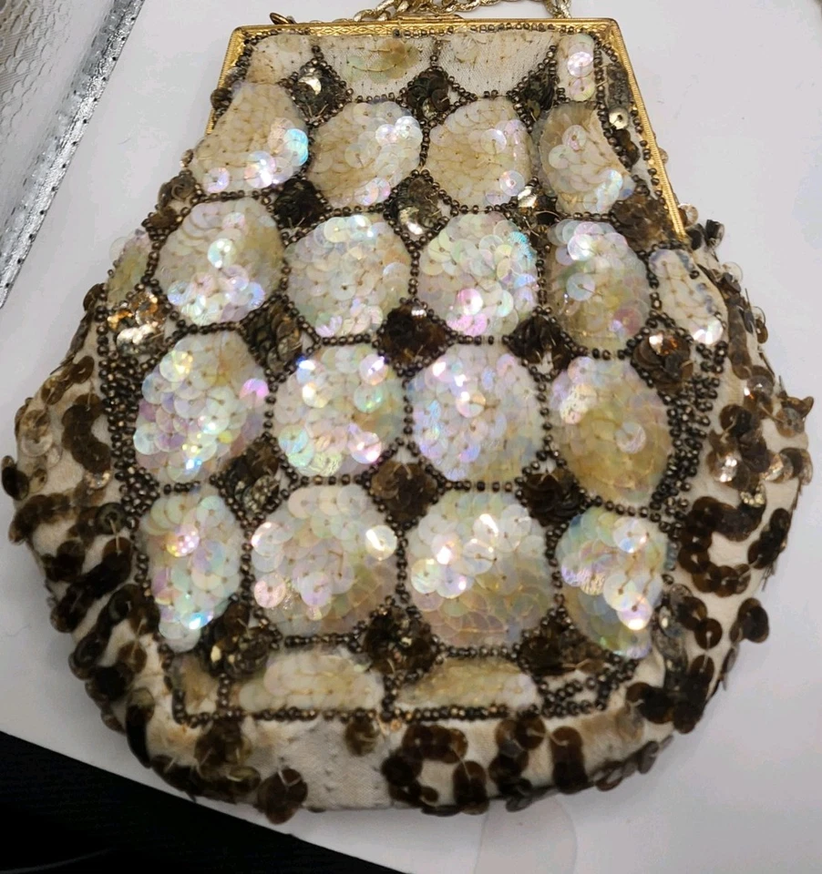 ​Cartera sin asas de noche con forma de concha de lentejuelas vintage con correa de cadena MCM retro glamour Foto 4 de 4