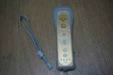 Gold Wii Remote ZELDA SKYWARD SWORD Special Edition Controller Clean Tested