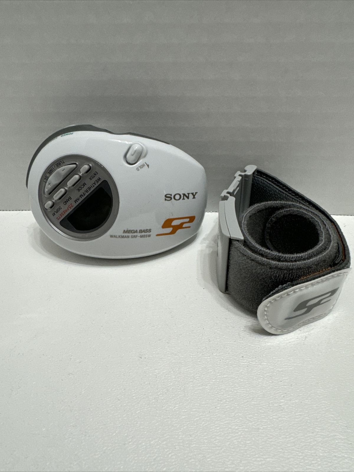 Sony S2 Sports Armband Radio Walkman Digital Tuner Weather/AM/FM (SRF