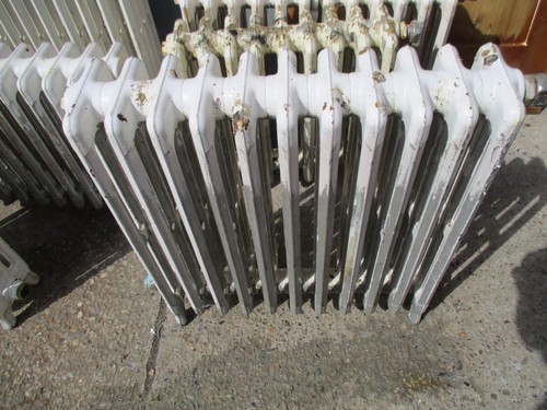 RADIATORS CAST IRON Small Victorian radiator floor standing 4 column - see list - Picture 2 of 12