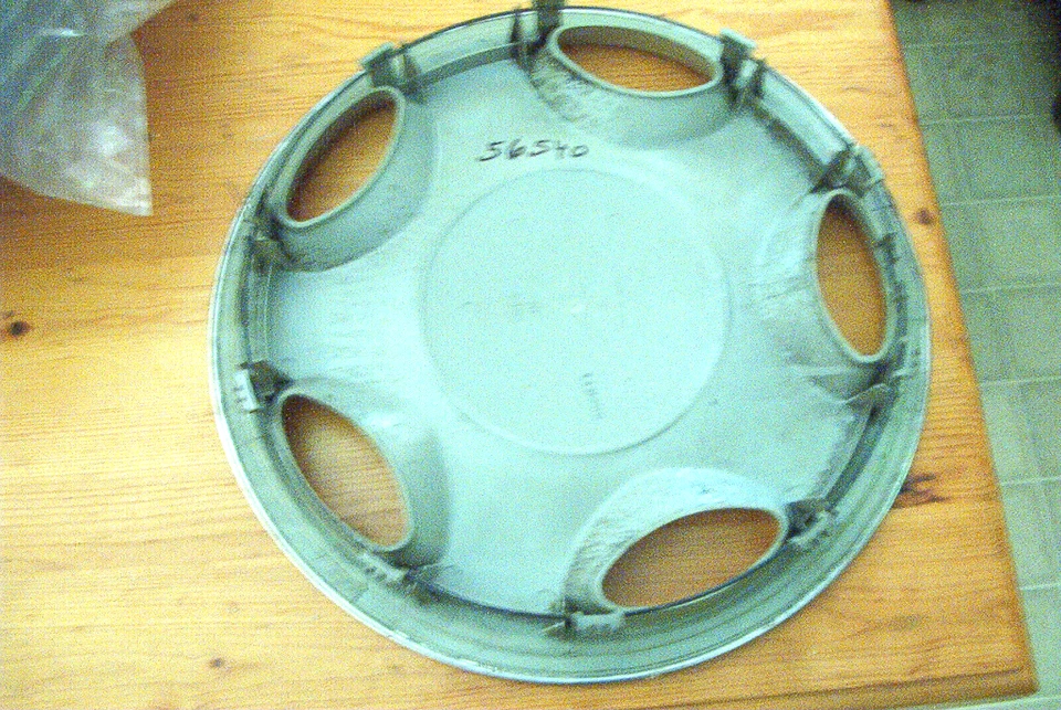 OE 复古对 14 英寸轮套,1989 - 94 马自达 MPV # 56523,非常好! — 第 2/2 张图片