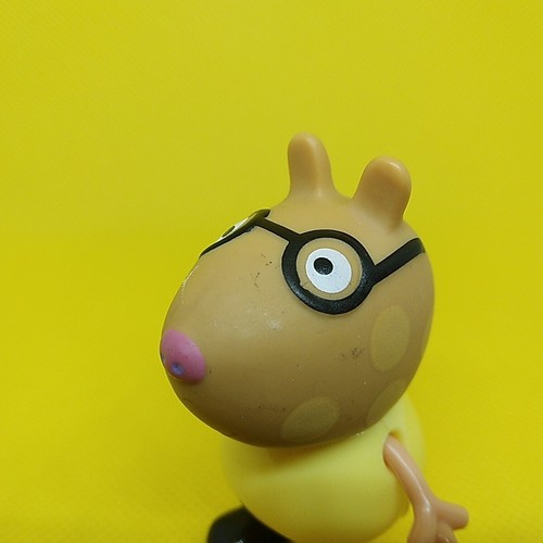 Peppa Pig Pedro Pony Yellow Shirt Figure - Picture 2 of 18