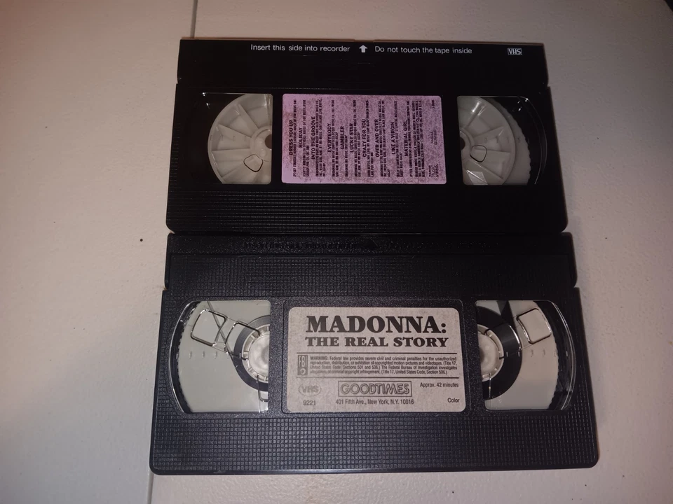Madonna (2) VHS Lot The Virgin Tour Live Rare First Edition & The Real Story Doc Foto 4 de 4