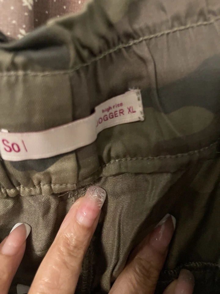 Joggers de tiro alto So I para mujer talla XL camuflaje verde cintura elástica Foto 3 de 3