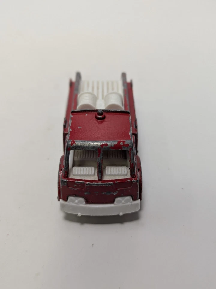 Juguete Tootsie años 70 | Camión de bomberos de metal | Hecho en Chicago EE. UU. | 4" Foto 3 de 4