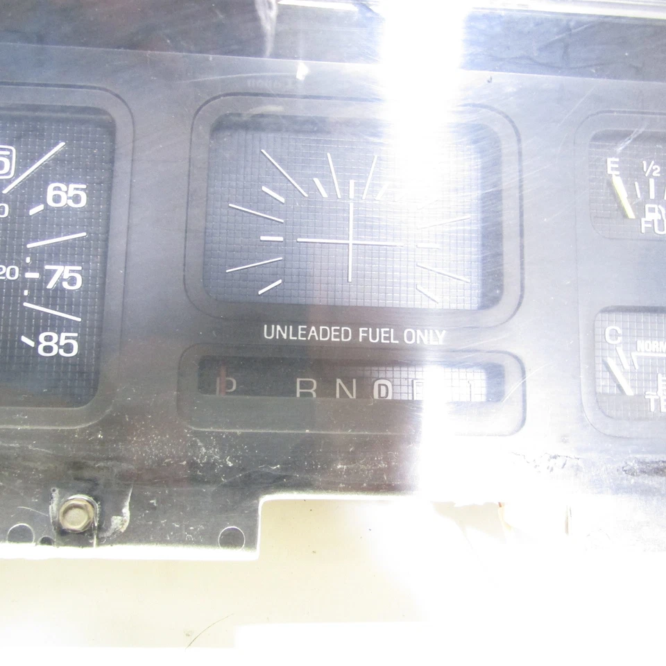Cuadro de instrumentos Ford F-150 F-250 Bronco 1980-1986 sin velocímetro OEM Foto 3 de 4