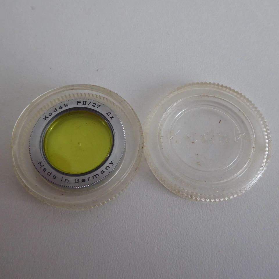 BOXED KODAK RETINA 1a ACCESSORY KIT, INCLUDES TWO FILTERS. SHADE MISSING - Image 3 of 4