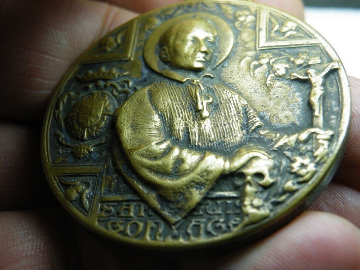 Medallón, San Luis de Gonzaga.