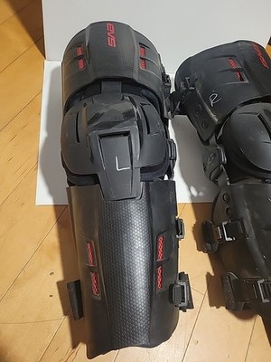 EVS RS9 Knee Brace Large Right/Left