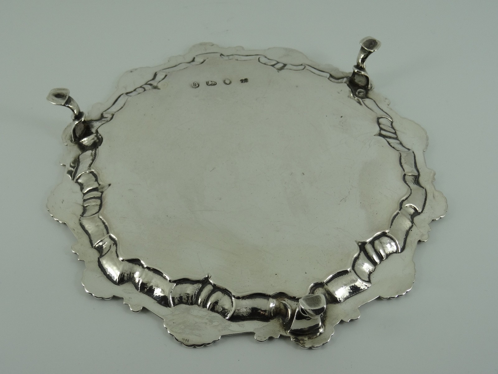 ELEGANT ENGLISH ANTIQUE GEORGE II SOLID STERLING SILVER SALVER LONDON 1757 290G