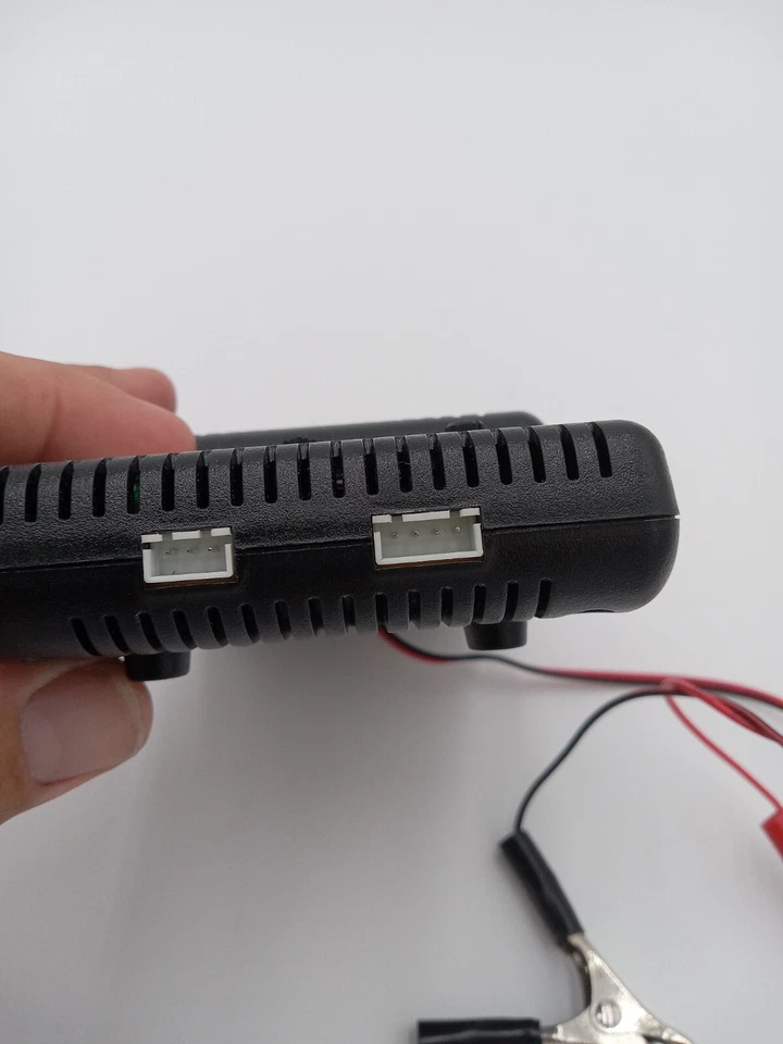 E-Flite 2-3 Cell Balancing Li-po Battery Charger LP 3000-3  - Image 4 of 4