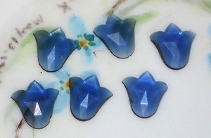 Vintage Tulip Cabochons Montana Blue Glass Pressed NOS Tulips Flowers Flat #1516
