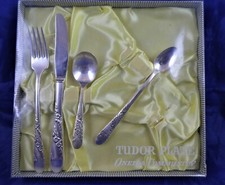 Oneida Tudor Youth Set-Baby Spoon Silver-Plated Monogram "PMT" Bridal Wreath EVC