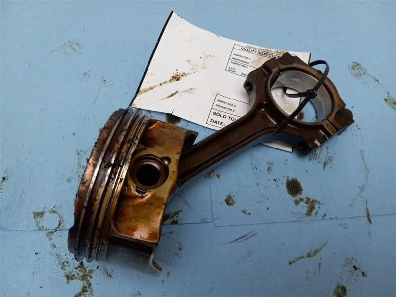 2011 CHEVROLET MALIBU FWD PISTON - Image 3 of 4