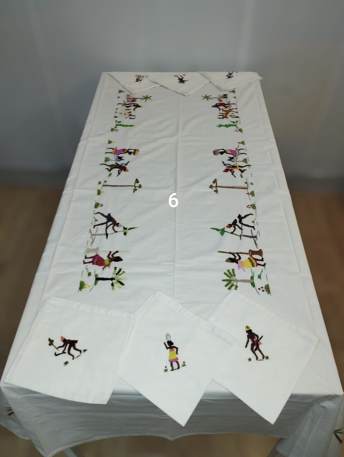 Nappe de table brodées blanche rectangulaire 2m coton Ref6 Soa