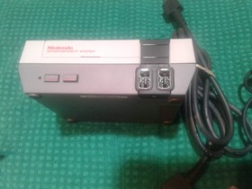 Nintendo NES Classic Edition Mini Model CLV-001 - Console With 1 Controllers