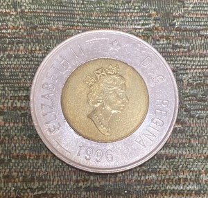 1996 Canada 2 Dollar Queen Elizabeth II Bi-Metallic Polar Bear Coin