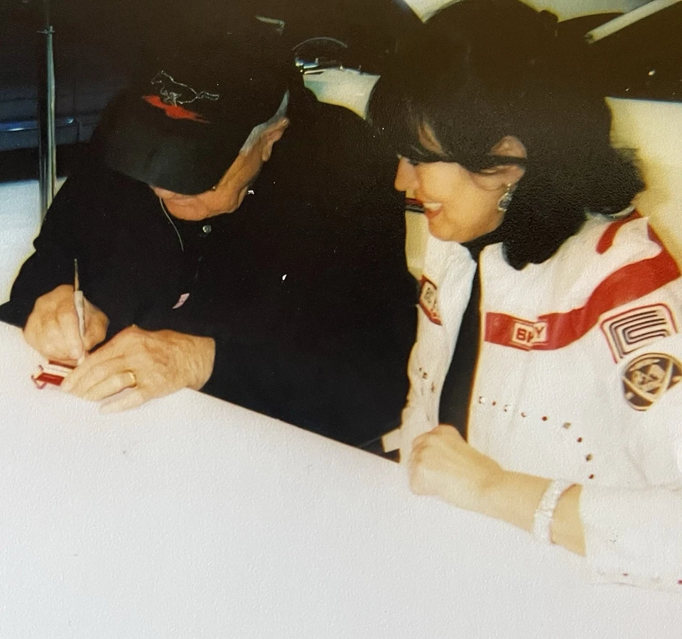 Carroll Shelby вручную подписанный 2008 Shelby GT-500KR большое время мышцы 1/24 масштаб автомобиля - Изображение 3 из 4