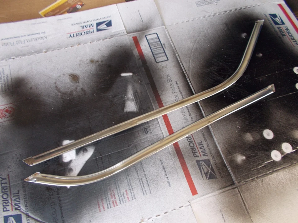 Mopar B carrocería consola central moldura OEM, 1970 Plymouth GTX, 1968 Coronet Foto 2 de 4