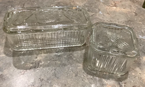 TWO VINTAGE CLEAR GLASS REFRIGERATOR DISHES W/EMBOSSED VEGETABLES ANCHOR HOCKING