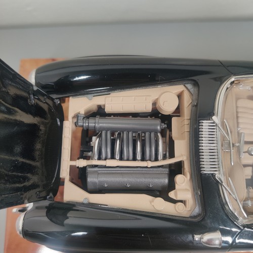 Burago Mercedes Benz 300SL Roadster 1957 3723 Black / Silver - Wooden Plinth - Picture 5 of 16