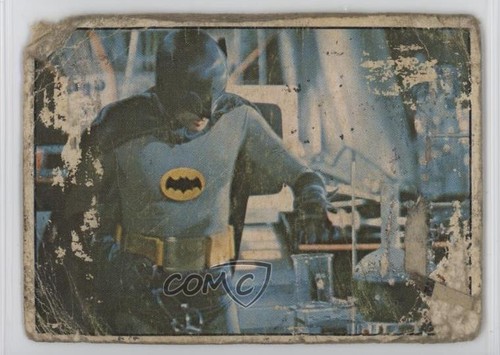 1966 OPC Batman Bat Laffs #18 Batman — Raw