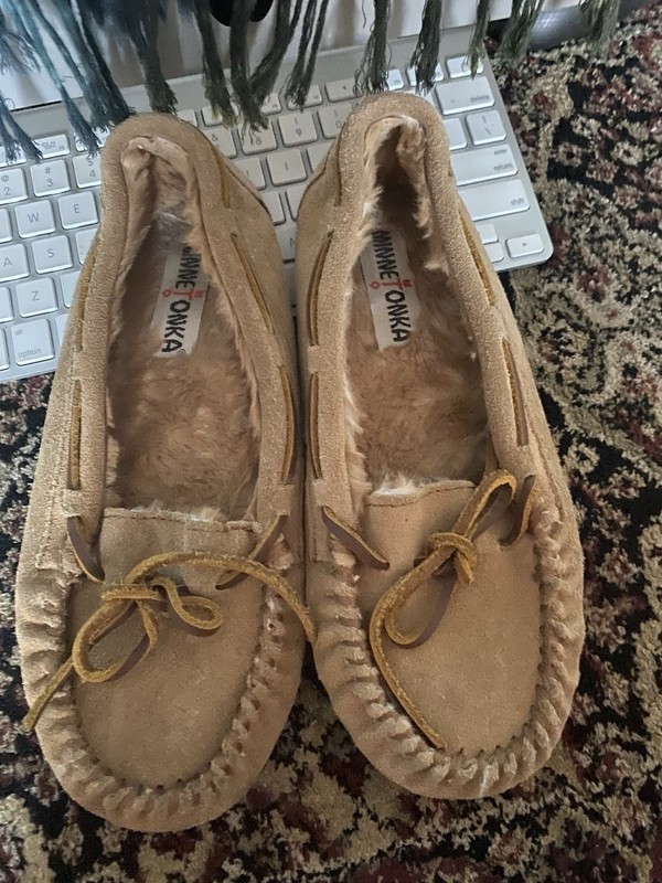 🔥SALE!-Minnetonka Womens Cally Moccasin Size 7 Slip On Brown Suede -40376