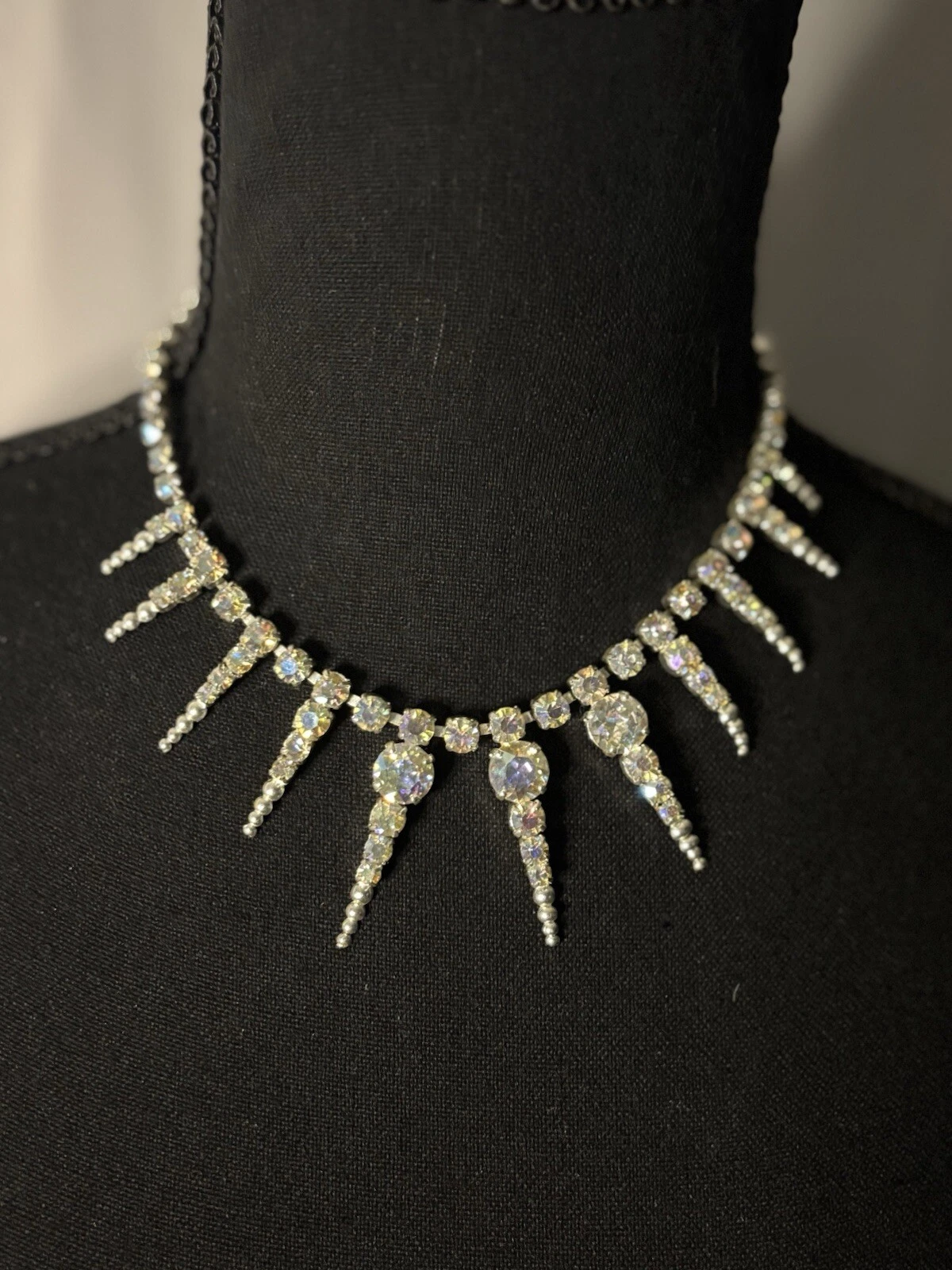 VETEMENTS Collana con strass formale fantasia