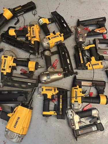 DISPLAY MODELS NOT WORKING HOLES DRILLED Dewalt 14 Pc PNEUMATIC Framing Finish R - Picture 7 of 8
