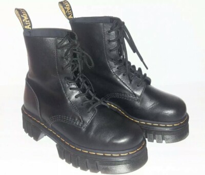Dr. Martens Audrick Women's Size 8 SoftWair Platform Black Nappy