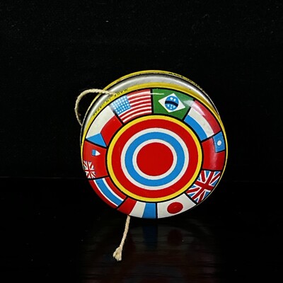 スポーツトイ・アクショントイ Tiffany & Co.Vintage Yo-yo VTG Toy Metal Yo-Yo Tin Litho World Flags Gator Made in Japan w