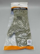 Flame-Retardant Oven Mitt