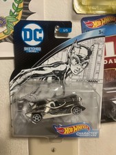 HOT WHEELS Character Cars CATWOMAN DC Comics Sketched Series 3/5