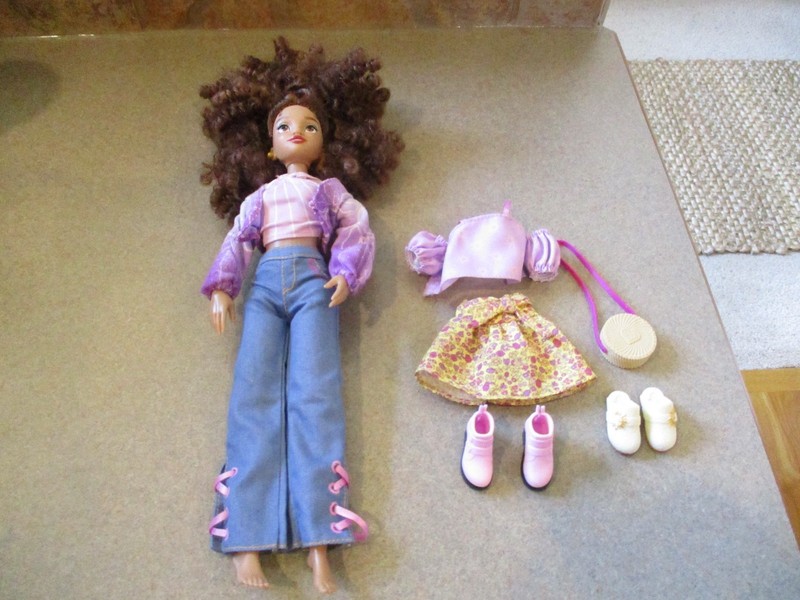 Disney BARBIE  ily 4EVER Doll Inspired by Rapunzel with accessories CLOTHES