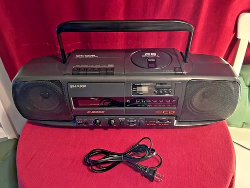 Sharp QT-CD5  Boombox Stereo - Cassette Recorder / CD Digital Vintage 90s Tested