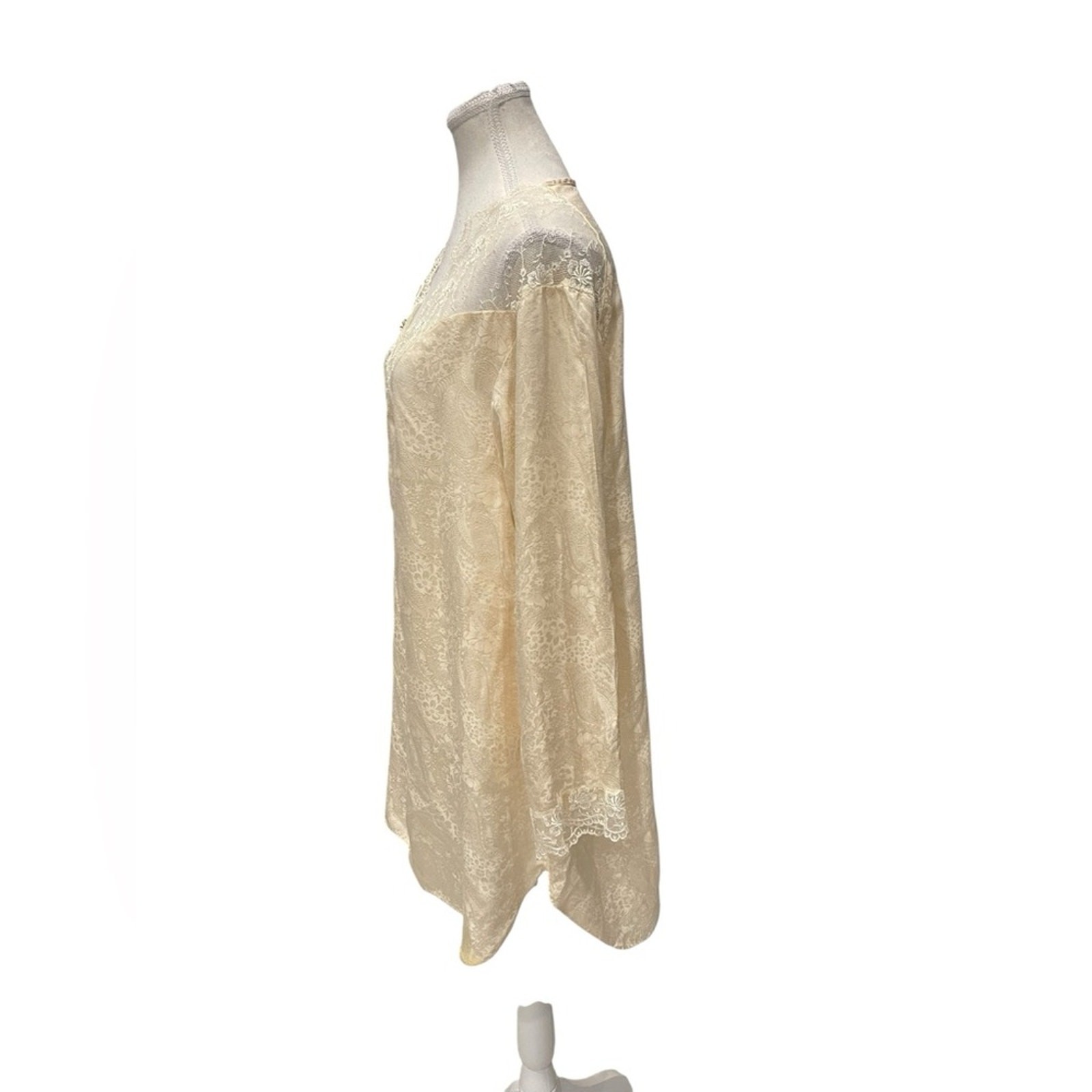 Valentino Cream Silk Lace Women's Blouse Size:M thumbnail 4