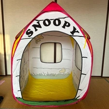 SNOOPY House Pop-up Tent 47in Portable Lightweight Kids Play Indoor Outdoor