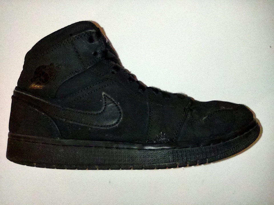 Nike Air Jordan 1 Retro Mid Mens Sz 8.5 Triple Black Suede Basketball 554724-040 - Image 2 of 4