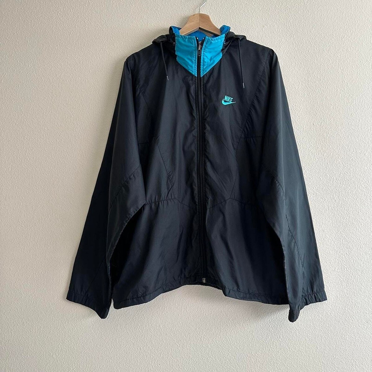 Vintage 90s Nike black blue nylon hooded windbreaker zip up Vintage 90s Nike black blue nylon hooded windbreaker zip up