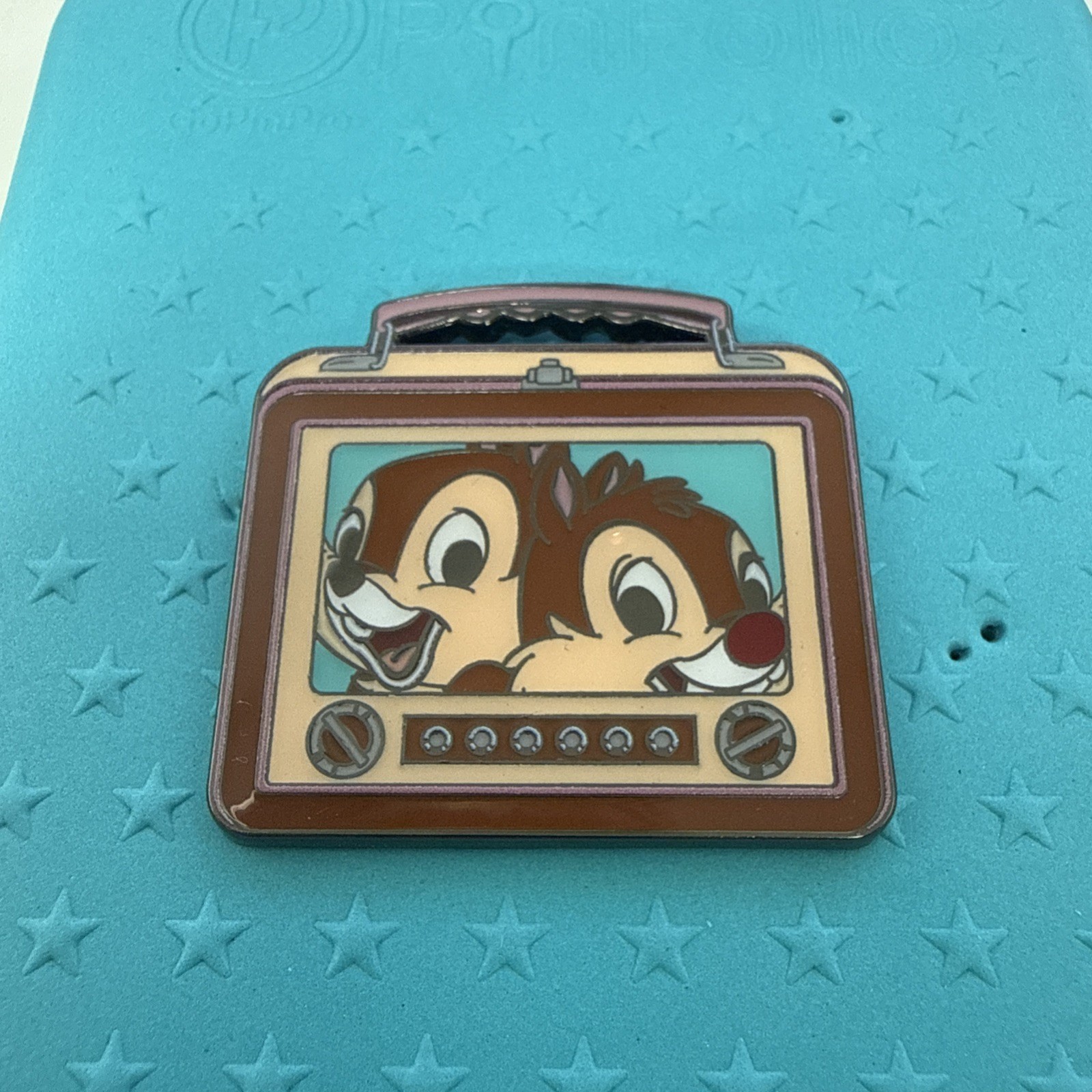 Disney Mickey Mouse and Friends Lunchbox Mystery Pin - Chip and Dale
