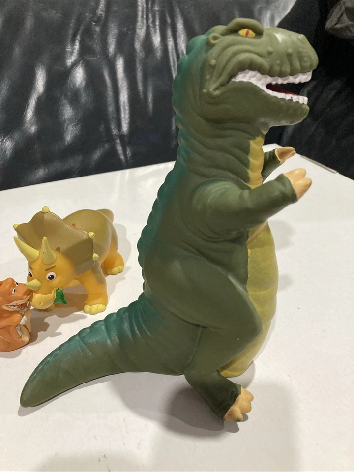 Land Before Time Sharptooth, Cera, And Baby T-Rex PVC Pizza Hut 1988 Amblin - image 3 of 4