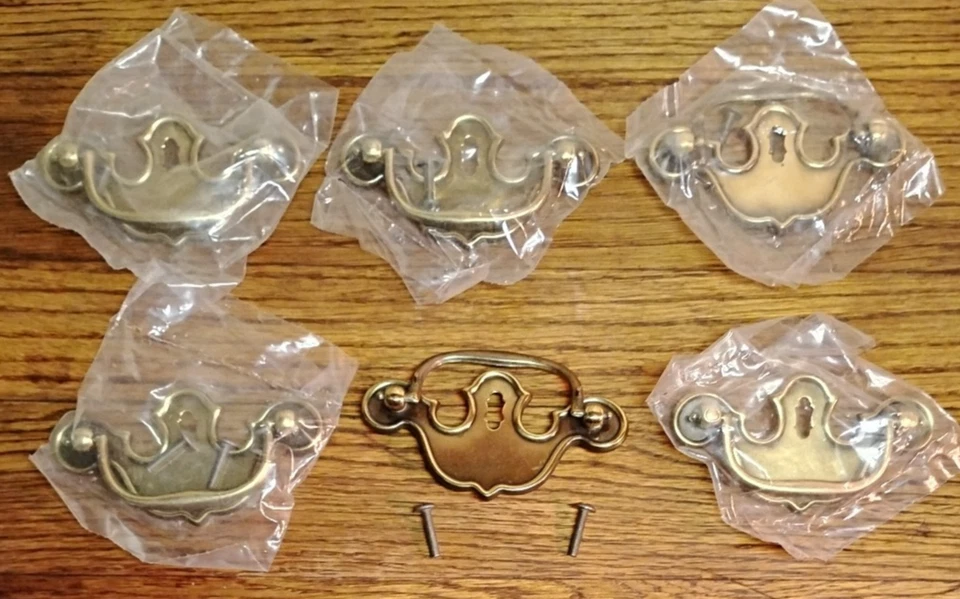 Lot of 6 Brass Tone Keyhole Batwing Style 4"w Drawer Pulls 3"in. center & Screws - Image 3 of 4