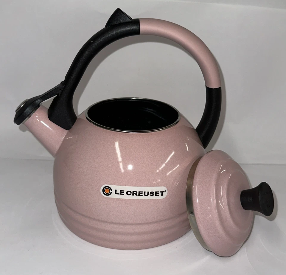 Tetera silbante Le Creuset 1,6 L / 1,7 Q Peruh - rosa gasa - nueva sin caja Foto 3 de 4