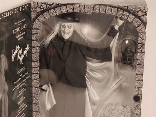 Sideshow London After Midnight 12 Inch Figure NIB - Picture 10 of 12