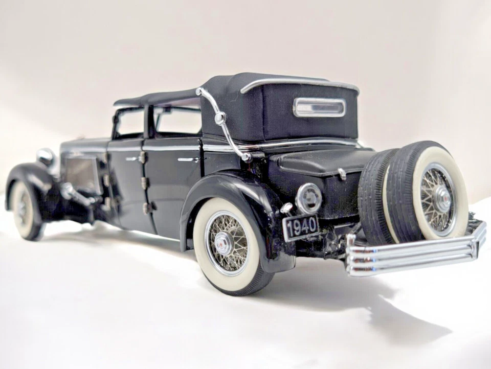 Vntg 1940 Duesenberg SJ Convertible Town Car Black Diecast 1:24 BY Franklin Mint - Image 3 of 4