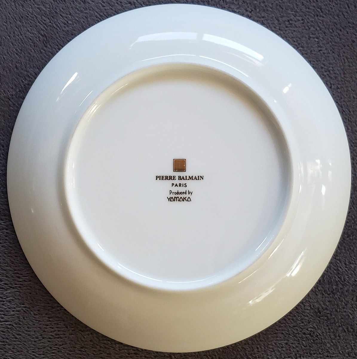 Pierre Balmain Paris Produced by Yamaka Luxurious Saucer Plate(s