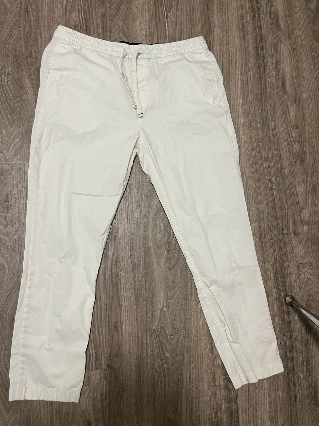 Tommy Hilfiger Men’s Custom Fit Chino Jogger Pants