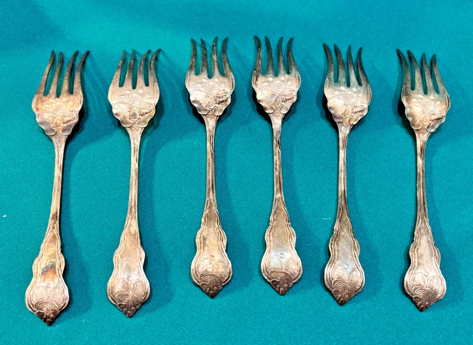 NENUPHAR BY INTERNATIONAL SILVER CO--JUEGO DE 6 TENEDORES DE ENSALADA INDIVIDUALES--LIRIO DE AGUA Foto 2 de 4